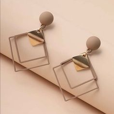 Geometric Earrings Brown New And Never Worn! Fancy Earrings, Jewelry Design Earrings, Classy Jewelry, Fancy Jewellery, Party Earrings, Stylish Earring, Fancy Jewelry, Fashion Jewelry Earrings, Cheap Jewelry