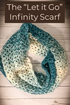 a crocheted scarf with the words, the let it go infinity scarf