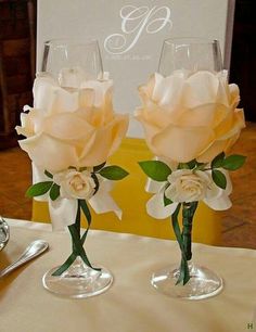 Decoración de copas de matrimonio Sweet 15, Glass Crafts, Bottle Crafts, Glass Decor, Glass Painting, Wedding Centerpieces