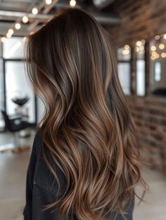 Brunette Natural Balayage Hair, Hair Highlight Color Ideas, Brunette Beige Highlights, Hair Color Ideas For Dark Brown Hair Balayage, Soft Caramel Highlights On Dark Hair, Sunkissed Balayage Dark Black Hair, Brunette Carmel Highlight, Brunette Hair Summer 2024, Toffee Brunette Hair