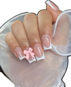 Paznokcie Hello Kitty, Bow Nail Designs, Bow Nail, Simple Gel Nails, Short Square Acrylic Nails, Pearl Nails, Unique Acrylic Nails