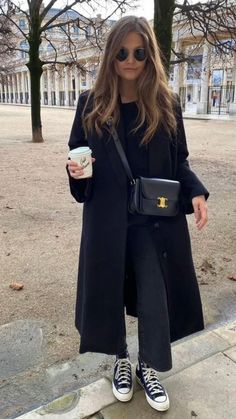 trench coat in 2022 | Fashion outfits, Winter fashion outfits, Outfit inspo fall Aesthetic Overalls, Pumpkin Stand, 00s Mode, Converse Outfits, Overalls Outfit, Look Retro, Outfits With Converse, Vsco Girl