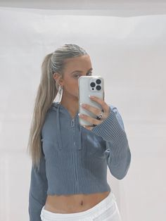 This ultra soft, slightly cropped sweater is the comfiest basic you need for this fall. Has stretch and runs true to size, Rylee wears a size large for reference. Sweater Zip Up Outfit, Zip Up Outfit, Waffle Sweater, Sweater Cropped, Sweater Crop, Cropped Sweater, Zip Ups, Outfit Ideas, Fashion Inspo