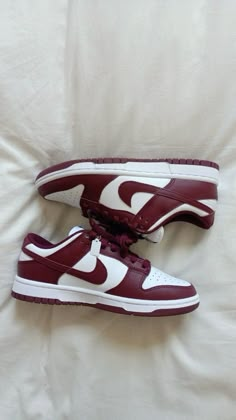 Best Nike Shoes For Women, Nike Dunks Women, Nike Shoes Aesthetic, Dunks Women, Womens Dunk Low, Shoes Nike Dunks, Air Force Dunk, Snickers Shoes, Nike Aesthetic