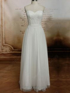 a - line sweetheartly strapless tulle wedding dress