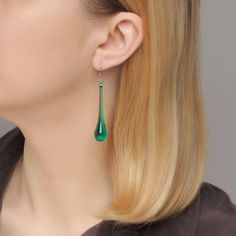 "These teal or emerald green teardrop earrings are made of glass in lampwork technique. The stainless steel hooks are hypoallergenic. They will not tarnish, fade, or discolor with time. These unique and beautiful earrings are like water drops frozen in glass! They are simple and elegant, very lightweight and comfortable to wear, perfect for everyday wear and for special occasions. You will definitely receive lots of compliments on your new earrings, everybody loves them, and you'll love them too Black Statement Earrings, Teal Earrings, Earrings Emerald, Glass Drop Earrings, Tear Drop Earrings, New Earrings, Long Drop Earrings, Earrings Elegant, Earrings Long