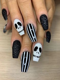 Halloween Fingernails, Jack Nightmare Before Christmas, Black And White Halloween, White Halloween, Gothic Halloween