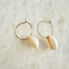 White Seashell Cute Dangle Earrings Cute Dangle Earrings, Jewelry White, Brand Jewelry, Earrings Color, No Brand, Jewelry Branding, Sea Shells, Dangle Earrings, Jewelry Earrings