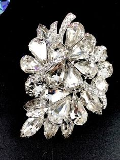 STUNNING 50'S EISENBERG RHODIUM CRYSTAL RHINESTONE BRIDAL SWIRL STATEMENT BROOCH | eBay Glamorous Silver Brooch For Wedding, Wedding Costume Jewelry Brooches With Sparkling Stones, Wedding Crystal Brooches With Sparkling Stones, Brooch Styling, Statement Brooch, Juliana Jewelry, Vintage Jewelry Antique, Vintage Rhinestone Brooch, Antique Brooches