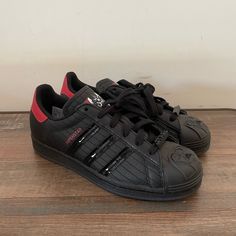 Male Size Size 6. New Without Tag Adidas Smith, Adidas Casual Shoes, Red Black Shoes, Red And Black Shoes, Outfit Adidas, Adidas Originals Shoes, Adidas Casual, Yantai, Adidas Shoes Mens