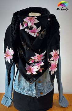 trendy chale flower Casual Spring Shawl, Sweat Noir, Daughter Love, Scarf Wrap, Scarf Accessory, Etsy Uk, France