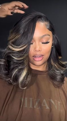 Shoulder Length Lace Wig, Side Part Wig Shoulder Length, Long Bob Hairstyle Black Women, Midi Hairstyle Women, Cocoa Highlights On Dark Hair, Hair Extensions For Short Hair Styles, Color Bundles Sew In, Side Part Sew In With Leave Out Short, Quick Weave With Different Color Leave Out