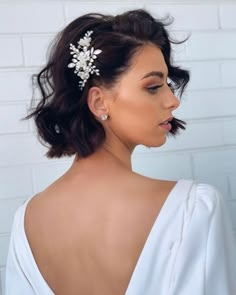 Short Bridal Hair, Wedding Hair Trends, Short Hair Bride, Growing Out Hair, Hairstyles Aesthetic, Wedding Hair Ideas, Best Wedding Hairstyles, Prom Updos, Peinados Fáciles Para Cabello Corto