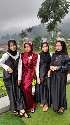 Gamis Dress, Hijabi Aesthetic, Denim Blouse, Ootd Hijab, Fresh Look, Yearbook, Mix N Match, Mix Match