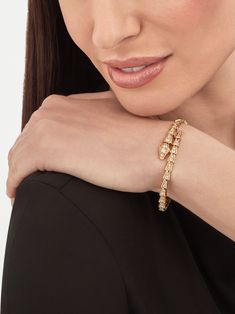 Serpenti Viper 18 Kt Yellow Gold Bracelet With Pavé Diamonds Cartier Juc Ring, Bulgari Serpenti Bracelet, Bvlgari Jewelry Set, Bvlgari Serpenti Bracelet, Serpenti Viper Bracelet, Bvlgari Gold, Bvlgari Fragrance, Bulgari Jewelry, Luxury Hampers