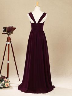 Fast traslate Icon translate 1. A-Line Straps Floor-Length Chiffon Bridesmaid Dress Sweetheart Neck Made-to-order.2. For color: The color in the picture is Burgundy. and you can also choose custom colors in the color chart!https://www.dressblee.com/products/color-swatch-for-chiffonActual color may vary from the color on the screen due to monitor color restrictions. you can order the color swatches to see the real fabric.3. How to place the order?You can pick up the dress listing into the cart. choose size and color. or choose "custom size and color" and give me the color number and measurements in the order note or to my email: aigzh@hotmail.comIf your order includes more than one dress. please number the dresses. like DRESS #1-Bridesmaid's Name. DRESS #2-Bridesmaid's Name. etc. And provid Dusty Green, Chiffon Bridesmaid Dress, Chiffon Bridesmaid, Sweetheart Neck, Bridesmaid Dress, Floor Length, Chiffon