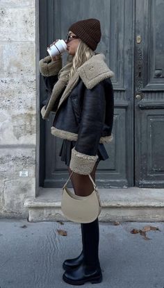 Winter Coat Trends 2023 2024, Autm Outfit Women 2023, Fall Winter 2023 2024 Outfits, Street Style Trends 2023 Winter, Womens Winter Jackets 2023, Australian Winter Fashion 2023, Fall Winter 2023 2024 Street Style, Winter2023 Fashion Trends, 2023 Autumn Winter Trend