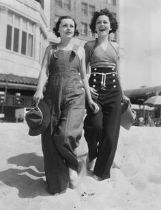 Beach Pajamas, Style Année 20, 1930's Fashion, New York Street Style, Sailor Pants, Mode Casual