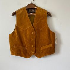 Light Brown Suede Button Western Style Vest With Adjustable Back Strap. New With Tags 22" Underarm To Underarm 23" Length At Longest Point Suede Vest Outfit, Cowboy Vest, Vintage Leather Vest, Western Vest, Brown Vest, Suede Vest, Leather Vest, Vest Outfits, Brown Suede