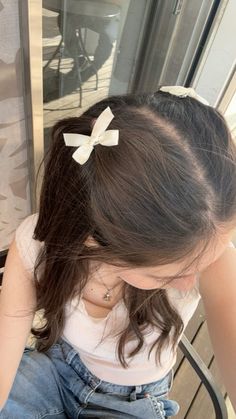 Look Prettier, Inspo Poses, Hairstyles Cute, Clip Hairstyles, Art Drawings Sketches Creative, Makeup And Hair, How To Look Pretty, Spring Outfit, Outfits Ideas