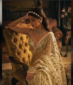 Luxury Elegant Blouse With Chikankari Embroidery, Chiffon Anarkali Dress, Mirror Work Saree, Saree Designs Party Wear, Indian Fashion Saree, Traditional Indian Outfits