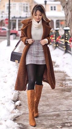 Skirts Winter, Rok Mini, Trendy Christmas Outfits, Elegante Casual, Midi Skirts, Mode Inspo, Fashion Winter, Winter Outfits Women