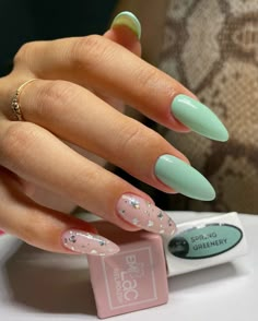 Light Green Nail Ideas, Classy Gel Nails, Pink Gold Nails, Lilac Nails, Edgy Nails, Casual Nails, Fall Acrylic Nails, Classic Nails, Crazy Nails