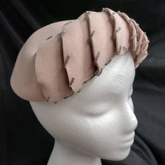 Felt Fascinator, Light Pink Blush, Large Brim Hat, Types Of Hats, Tiny Beads, Wool Caps, Vintage Hat, Hat For Women, Pink Hat