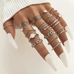 6pc trendy chain/intertwine design mix and match stacking rings comes available in silver and gold options **Random assortment Vintage Punk Aesthetic, Boho Punk, Ring Sets Boho, Bracelet Initial, Vintage Hip Hop, Stil Boho, Gold Color Ring, Mode Boho, Pattern Ring