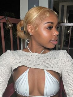 Honey Blonde Silk Press, Blonde Silk Press, Honey Blonde Natural Hair, Honey Brown Hair Dye, Real Hairstyles, Natural Hair Bob Cut, Laid Edges, Curly Color