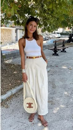 A casual summer look with modern twist for strolling around in the city European Fashion Summer, European Summer Outfits, Europe Outfits, Italy Outfits, Paris Outfits, Looks Street Style, Looks Chic, Summer Fashion Outfits, Looks Style