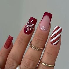 Red Nail Christmas, Chrostmas Nails, Western Christmas Nails, Nail Art Noel, Acrylic Nails Nude, Mauve Nails, Manicure Nail Designs, Spring Acrylic Nails, Gel Nail Art Designs