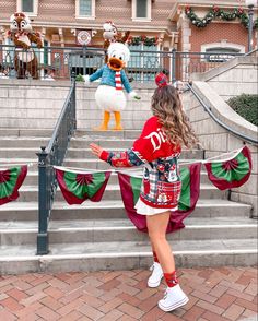 Xmas Disney Outfits, Preppy Disneyland, Disneyland Outfits Christmas, Christmas Disneyland Outfit, Disney In December Outfits, Fairytale Vacation