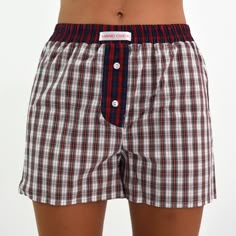 Unisex short boxers whit a lid-rise cut and are held by an elastic at the waist. 

COMPOSITION:
Cotton 100% Loose Shorts Women, Plaid Boxers, Nerd Outfits, Boxers Shorts, Vintage Lounge, Crunchy Granola, Summer Streetwear, Pants Summer, Shorts Casual