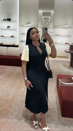 Grown Woman Birthday Outfit, Feminine Casual Outfits Black Women, Modest Chic Outfits Classy, Modest Date Night Outfit Classy, Modest Outfit Black Women, Modest Fashion Outfits Summer Casual, Modest Fashion Black Women, Modest Chic Outfits, Modest Classy Outfits