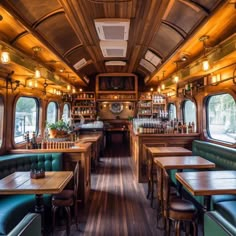 Bus Cafe Design, Car Themed Restaurant, Bus Bar Ideas, Food Truck Ideas Design, Bus Coffee Shop, Bus Restaurant