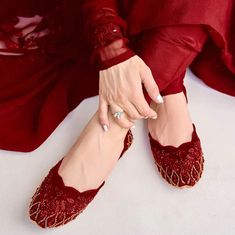 Pakistani Khussa, Red Bridal Shoes, Bling Makeup, Desi Aesthetics, Punjabi Jutti, Star Struck, Footwear Design, Scalloped Neckline, Velvet Texture