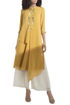 Anjul Bhandari, Long Kurti Patterns, Simple Kurtis, Asymmetric Kurta, Kurta With Palazzo, Trendy Outfits Indian, Cotton Shirts Women, Pretty Clothing, Blouse Casual Fashion