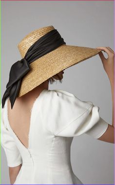 \n\nCozy sweaters\n • Fall aesthetic \n\n French Hat, Classy Hats, Hairstyles Ponytail, Elegante Y Chic, Women Hats Fashion, Summer Sun Hat, Hat Style, Derby Hat