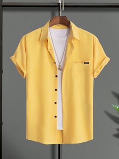 Amarillo Casual Collar manga corta Tela Liso Camisa Embellished No-Elástico Verano Short Sleeve Shirt Outfit, Yellow Shirt Men, Fashion For Men Over 40, Yellow Shirt Outfit, Sleeve Shirt Outfit, Milan Fashion Week Men, Shirt Outfit Men, Yellow Clothes, Mens Summer Outfits