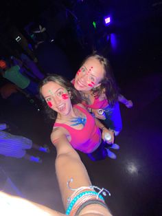 neon party aesthetic #party #bodypaint #paint #neon Neon Party Paint, Neon Paint On Body Ideas, Neon Leg Paint, Sky Zone Outfit, Neon Party Outfits Aesthetic, Neon Outfit Ideas Party