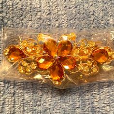 So Pretty! Orange Rhinestone Type Blingy Hair Clip Barrette New In Package Bundle Offers Welcome Orange Vintage Earrings For Party, Orange Clip-on Jewelry For Gift, Orange Clip-on Earrings As Gift, Orange Clip-on Earrings For Formal Occasions, Orange Hair Clips, Orange Gold, Fire Opal, Hair Clips, Opal