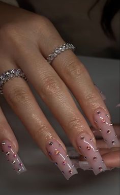 Simple Jewel Nail Designs, Jeweled Acrylic Nails, Jewel Acrylic Nails, Jewel Nails Rhinestones, Nail Jewel Design Rhinestones, Acrylics With Rhinestones, Coachella Nails Ideas, Jewel Nail Designs, Long Acrylic Nails With Rhinestones