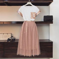 Gonna In Tulle, Pullover Mode, Stil Elegant, Elegante Casual, Costume Intero, Mesh Skirt, Teenage Fashion Outfits, Fashion Mode