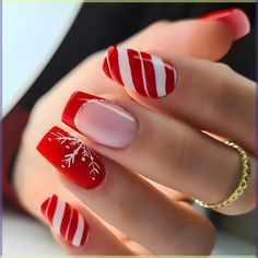 Discover the latest trends ✨ and stunning ideas for beautiful nails 😍. From chic minimalist designs to glamorous nail art 💅, find inspiration to elevate your manicure game! ❤ Manicure Tips, Valentine Nails, Snowflake Nails, Holiday Nail Art, Body Chains