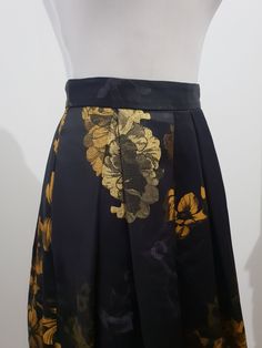 VERONIKA MAINE Yellow & Navy Floral Skirt. Large pleats and a lining of tulle to keep the A-line shape. A silky thick skirt for any occasion - from daywear to night time. Has the tiniest pulls on sides due to the rubbing against accessories. Size 6-8 Measurements upon request. FIND MORE ON INSTAGRAM: ladymedusa_collection Evening Pleated A-line Skirt, Silk A-line Pleated Skirt, Evening A-line Pleated Skirt With Lining, A-line Pleated Maxi Skirt For Party, Chic A-line Skirt For Party, Elegant A-line Mini Skirt For Evening, Silk A-line Flowy Skirt, Spring Formal A-line Pleated Skirt, Elegant A-line Mini Skirt With Lining