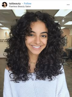 Layered Curly Hair Round Face, Mid Length Curly Hair With Curtain Bangs, Shoulder Length Black Curly Hair, Haircuts For Curly Hair Round Face, Round Layers Haircut Curly Hair, Medium Length 3b Curly Hair, Curly Hair Devacut, Shoulder Length Hair Cuts With Layers Curly, Round Face Curly Haircut