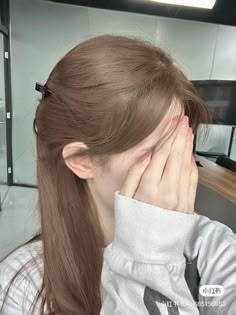 Kpop Hair Color, Hair Color Asian, Beige Hair, Korean Hair Color, Ash Hair Color, Brown Hair Inspo, Pretty Hair Color, Light Hair Color