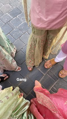 Indian Wedding Aesthetic, Eid Pics, Group Picture Poses, Bff Poses, Pani Puri, Desi Vibes, Desi Love