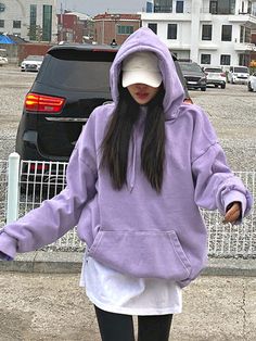 Hoodie Outfit Aesthetic, Light Purple Hoodie, Hoddies Outfits, Oversized Hoodie Outfit, Hoodies Outfit, Skz Ot8, Modest Winter Outfits, Soulmate Au, Winter Wear Women